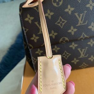 Louis Vuitton, Cluny BB Monogram